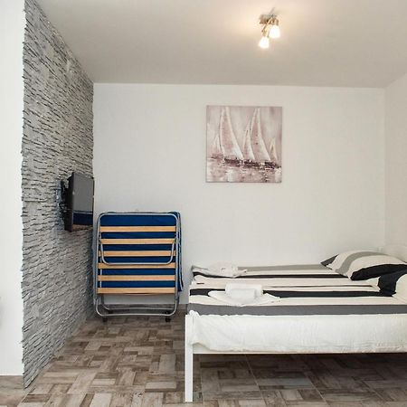 Studio Apartment Bilic Шибеник Екстер'єр фото