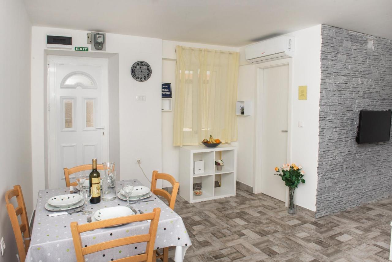 Studio Apartment Bilic Шибеник Екстер'єр фото
