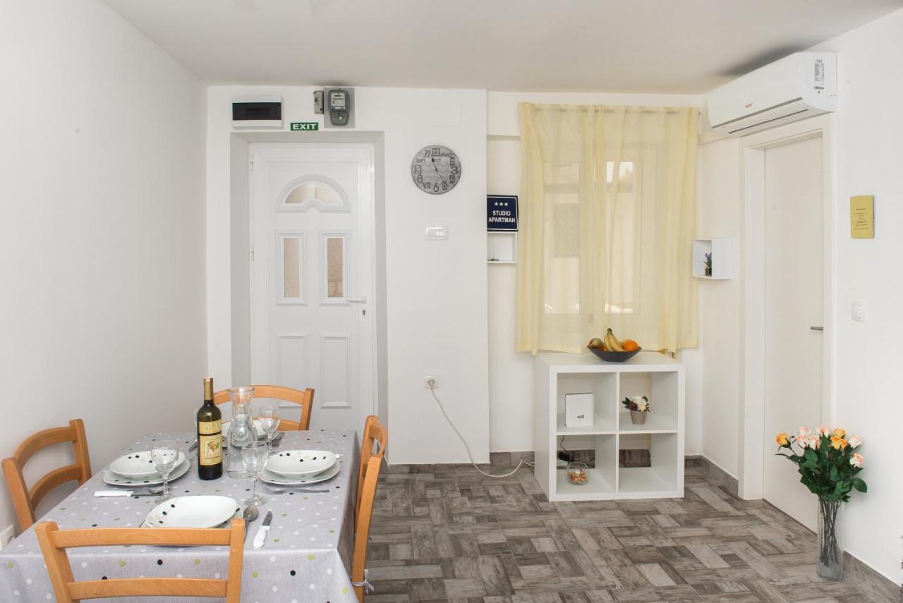Studio Apartment Bilic Шибеник Екстер'єр фото