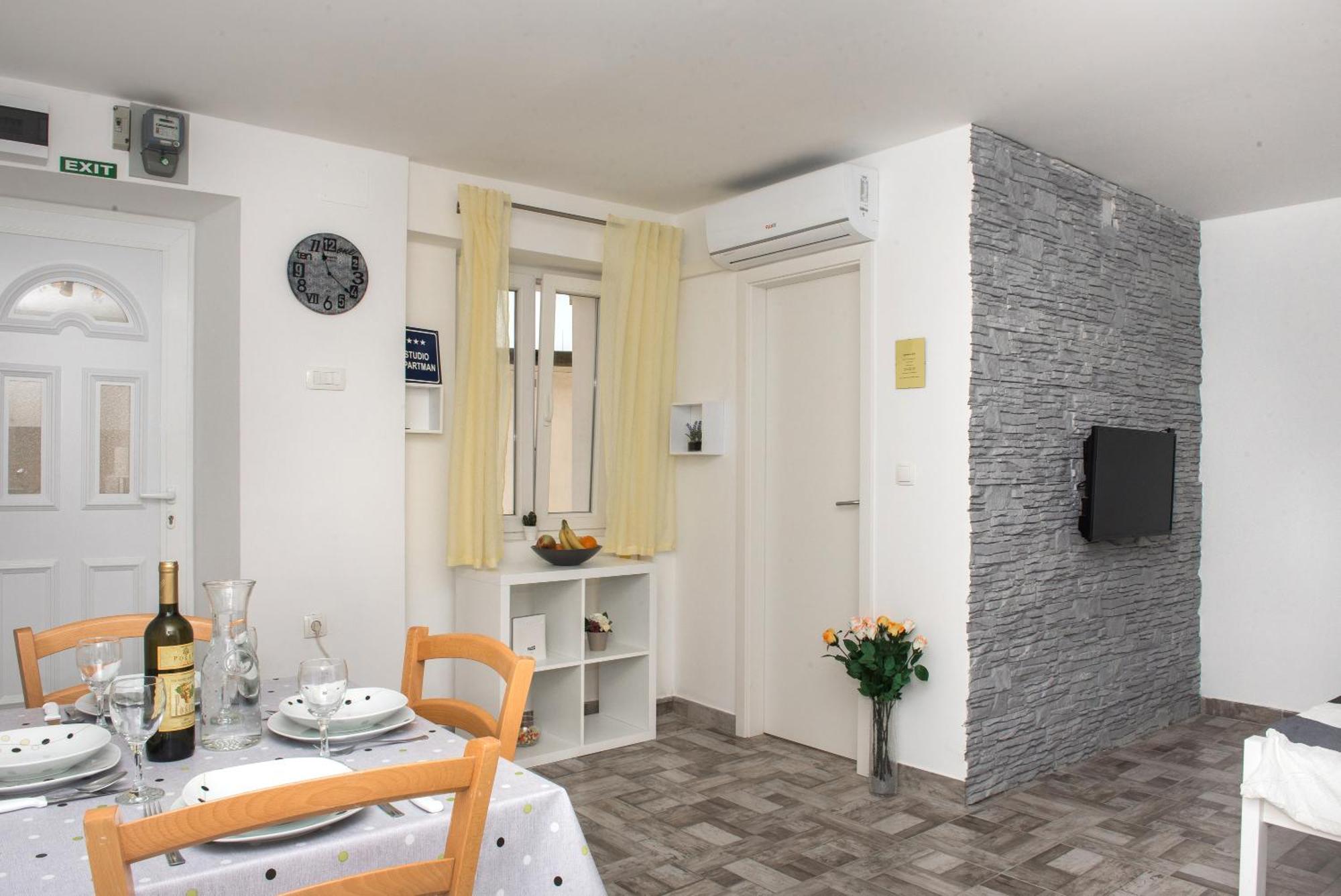 Studio Apartment Bilic Шибеник Екстер'єр фото