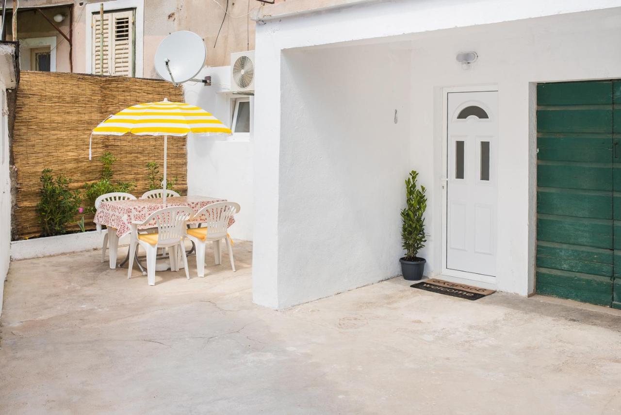 Studio Apartment Bilic Шибеник Екстер'єр фото